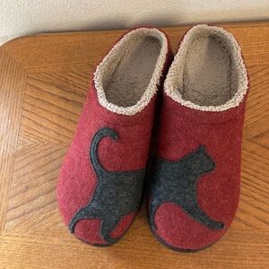 LL BEAN Daybreak Women’s Red & Gray Cat Indoor Outdoor Lined Slippers  (10M)